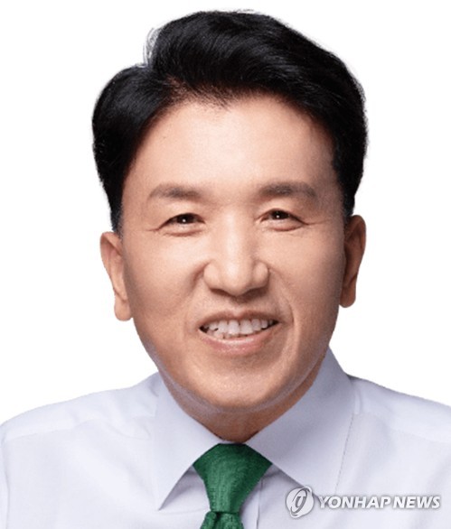 하나금융지주, 함영주 회장 연임 가결…임기 2028년까지_한상민
