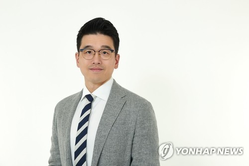 CJ올리브영, 중복상장 제한에 IPO 대신 합병 택하나_정수인