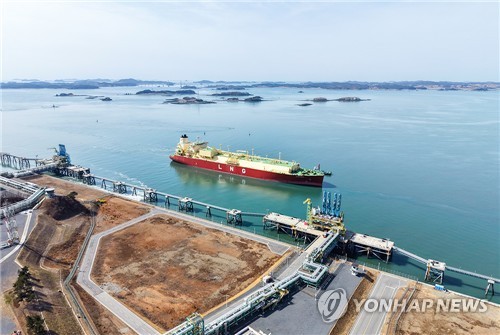 지난 2월 23일 바로사 LNG 수송선 프리즘 어질리티호가 보령에 입항하는 모습