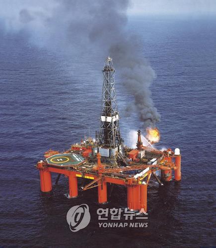 WTI, 중동 감산 여파에 폭등…100달러 돌파(상보)_이효지