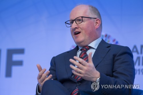 ECB 수석 이코노미스트 "인플레 하방 커지면 약간 더 낮은 정책금리"_최진우