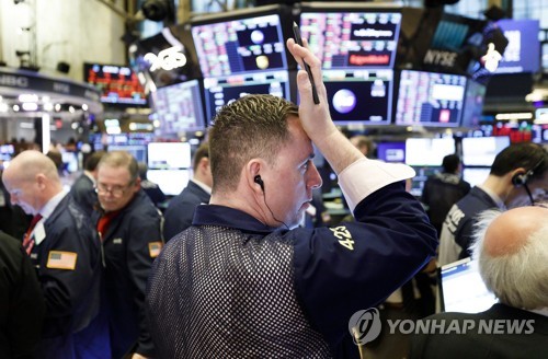 뉴욕증시, GDP 성장률 강세에도 하락…나스닥 1.76%↓마감_윤영숙