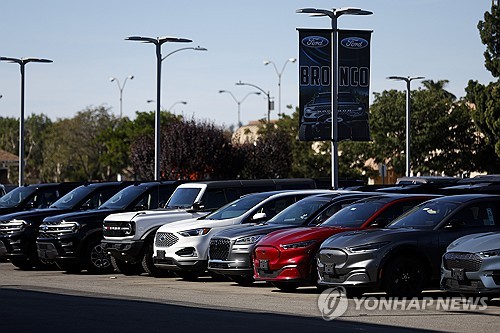 [월가 톡톡] '그 돈이면…' 유가 치솟자 전기차 검색 러시_이효지
