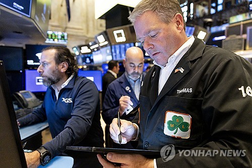 정크본드로 몰려드는 투자자들…회사채 자금유입 3년래 최대_문정현