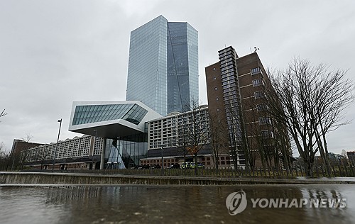 ECB, 정책금리 연속 동결…대차대조표 축소 개시(종합)_윤영숙