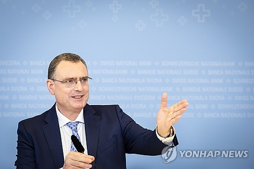 스위스, 기준금리 25bp 깜짝 인하…주요 은행 중 첫 인하_윤영숙