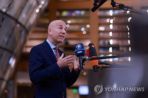 ECB 정책위원 "유로존 물가 한동안 더 높은 수준에 머무를 것"_최진우