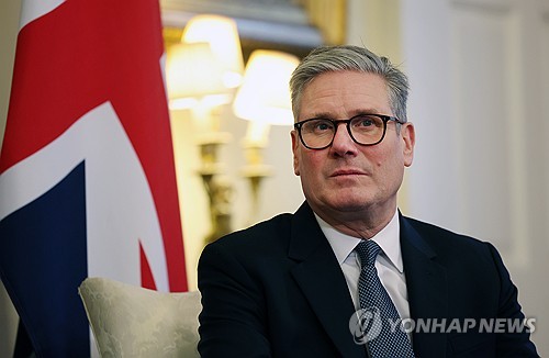 영국 스타머 총리, 길트 수익률 급등에 "재정규칙 고수"_최진우