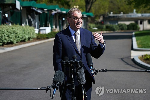 백악관 경제위원장 "JP모건 '美 경제 침체' 견해 동의 안 해"(상보)_이민재