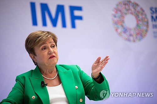IMF 총재 "美 실효관세율 9~10% 예상…부담 두 배 이상 줄어"_이민재