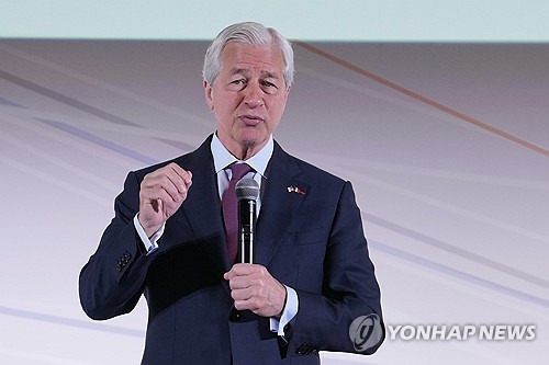 JP모건 다이먼, 신용 위기 우려…"바퀴벌레, 아마 더 많을 것"_진정호