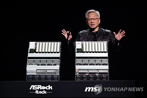 젠슨 황 CEO "엔비디아 中 점유율, 95%에서 50%로 하락"(상보)_이민재