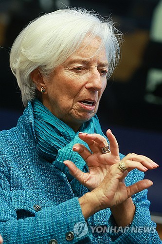 라가르드, ECB 금리인하 종료 가능성에 "절대 그렇게 말하지 않을 것"_최진우