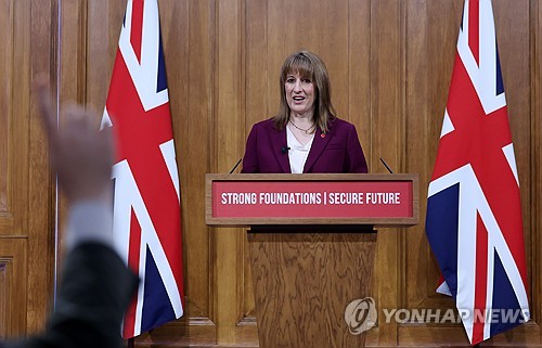 英재무 "모두가 기여해야 한다"…증세 공식화에 파운드↓국채↑_최진우