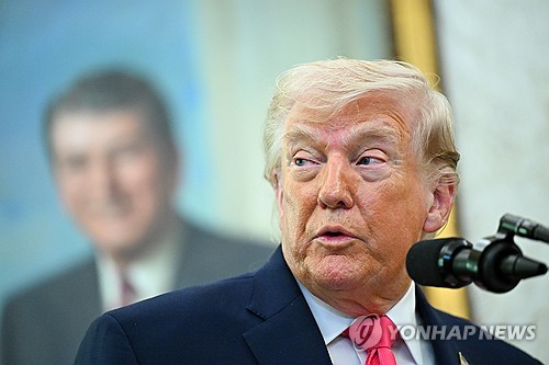 트럼프, 이란 재차 압박 "일주일 내 대응 알려줄 것"_최진우