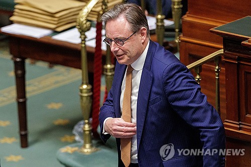 무디스, 벨기에 신용등급 'A1'으로 한단계 강등…"부채 안정 조치 부족"_김성진