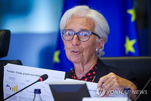 라가르드 "보다 강력한 대응 정당화 상황 아냐…점진적으로 이뤄져야"_최진우