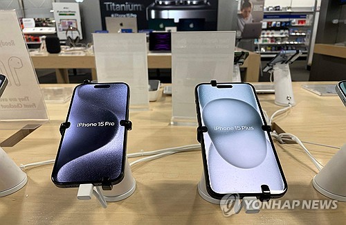 아이폰 판매 중국서 연초 24% 급감…애플 주가 2%↓_윤영숙