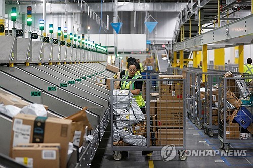 KKR '내년 상품 디플레이션 조짐…인플레 안정 전망'_정선영