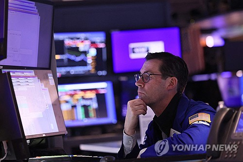 美 경제지표 호조에 고금리에 대한 두려움 다시 고개_문정현