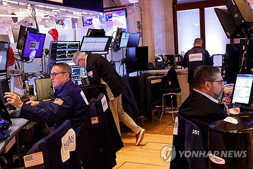 뉴욕증시, 美작년 4분기 GDP'파워'…다우·S&P500 역대 최고_정선영
