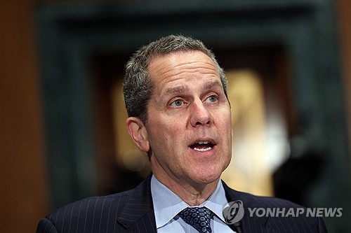 연준 마이클 바 "대형은행 규제 완화, 지방은행에 위협적"_윤정원