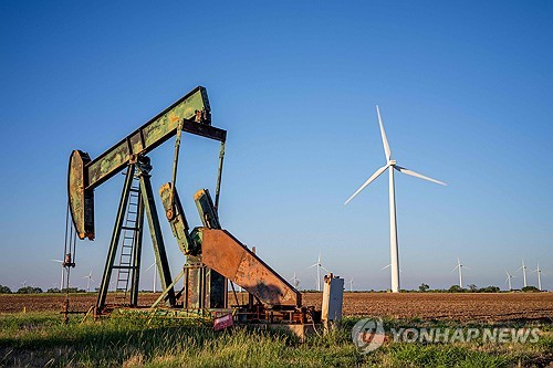 [뉴욕유가] 中 부양 의지·시리아 사태에 급등…WTI, 1.74%↑_김성진