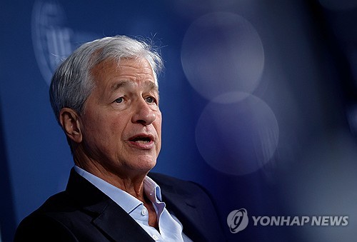 JP모건 다이먼, 美 관세 정책에 입장 변화…"불확실성 좋은 것 아냐"_윤시윤