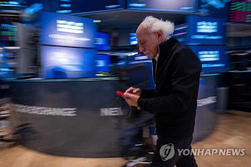 뉴욕증시, 파월의 매파적 회초리에 '흔들'…혼조 마감_진정호