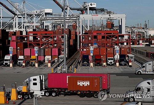 美 2월 수입물가 전월비 1.3%↑…2022년 3월 이후 최고(상보)_윤정원