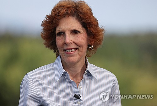 메스터 총재 "인플레 진전…목표까지는 시간 필요해"_임하람