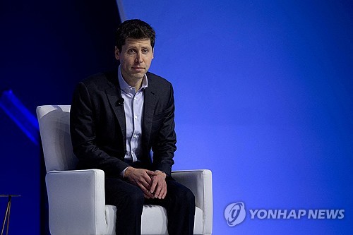 오픈AI 직원들, 이사회에 샘 올트먼 복직 요구_윤영숙