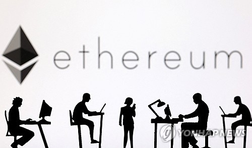 SEC, 블랙록·피델리티 이더리움 현물 ETF 결정 또 연기_윤시윤