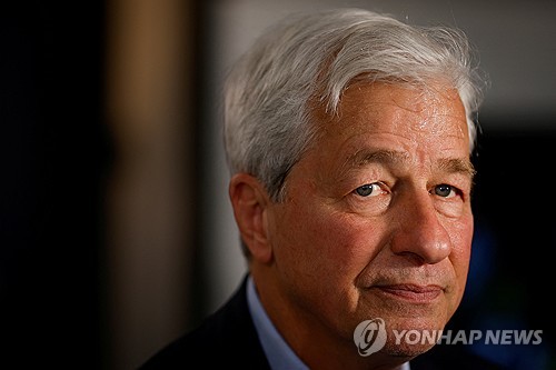 JP모건 CEO, 1억2천500만 달러 주식 매각…"재무 다각화·세금 목적"_윤시윤