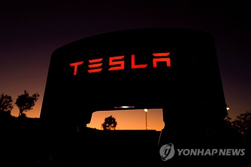 테슬라 시총 순위, 10위권 밖으로 밀려나_문정현