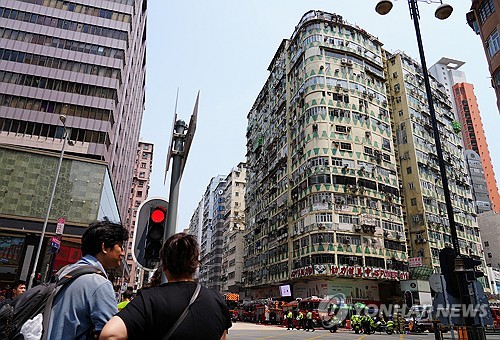 [딜링룸 백브리핑] 홍콩 주택가격, '빗장' 풀리자 11개월 만에 상승_윤시윤