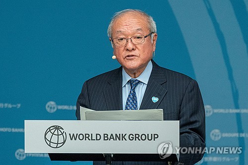 日 재무상 "과도한 환율 움직임에 어떤 옵션도 배제 않을 것"(상보)_문정현