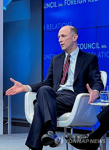 오스탄 굴스비 시카고 연은 총재