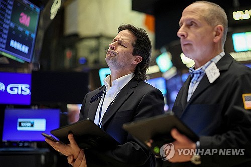 뉴욕증시, 실업보험 청구 증가 주목하며 혼조 출발_정선영