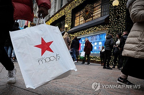 美 메이시스 인수 제안가 69억 달러로 또 상향 조정_윤시윤