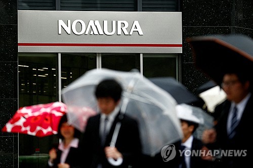 노무라 "8월 금통위 만장일치 동결…부동산 영향 커져"_오진우