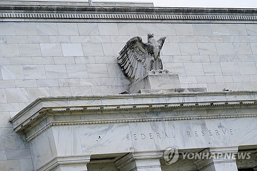 혼란스러운 전문가들 "25bp와 50bp 사이에서 동전 던지기"_문정현