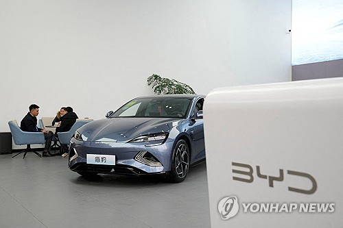"中 전기차 브랜드, 9월 판매 신기록 세워"_이윤구