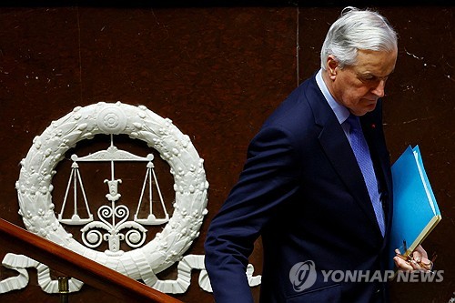 프랑스 정부 예상대로 붕괴…유로 '무덤덤'(상보)_김성진
