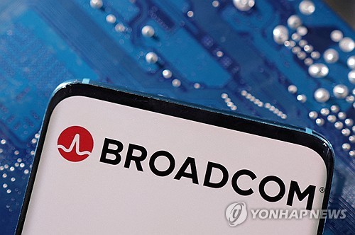 브로드컴, AI 실적에 힘입어 시간외 거래서 12%↑_이윤구