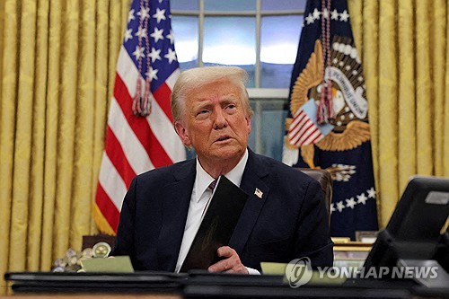 트럼프, 캐나다ㆍ멕시코에 관세 부과 '2월 1일→3월 1일'로 미룰 듯_최진우