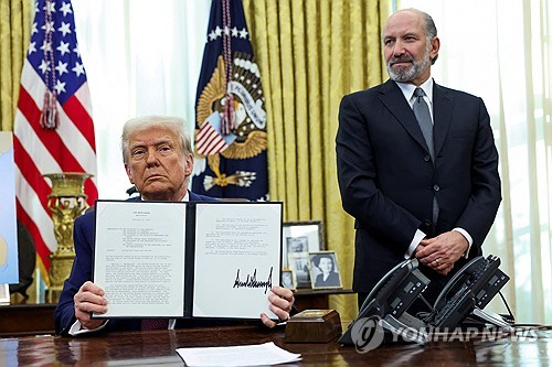 트럼프, 상호관세 명령…상무장관 지명자 "4월 1일까지 검토"(상보)_최진우