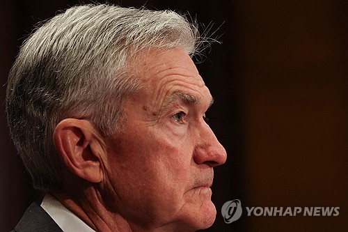 파월 "기다리기 적절한 위치…관세발 인플레 예측 매우 어려워"(상보)_최진우