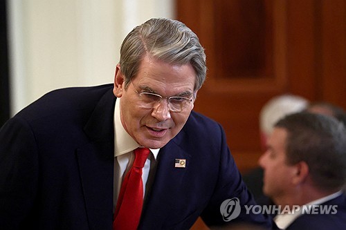 美재무 "한국 비관세 장벽 제거…미국 농민·기업에 더 좋은 환경"_최진우