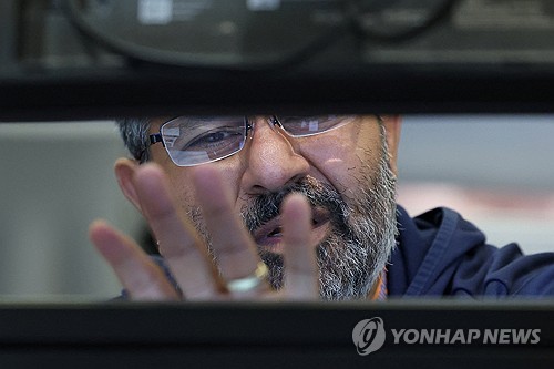 뉴욕증시, AI 거품 논란 속 낙폭 축소…혼조 마감_진정호